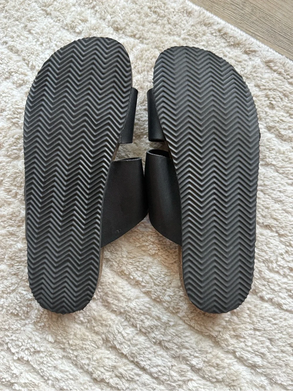 Old Navy sandals size 10